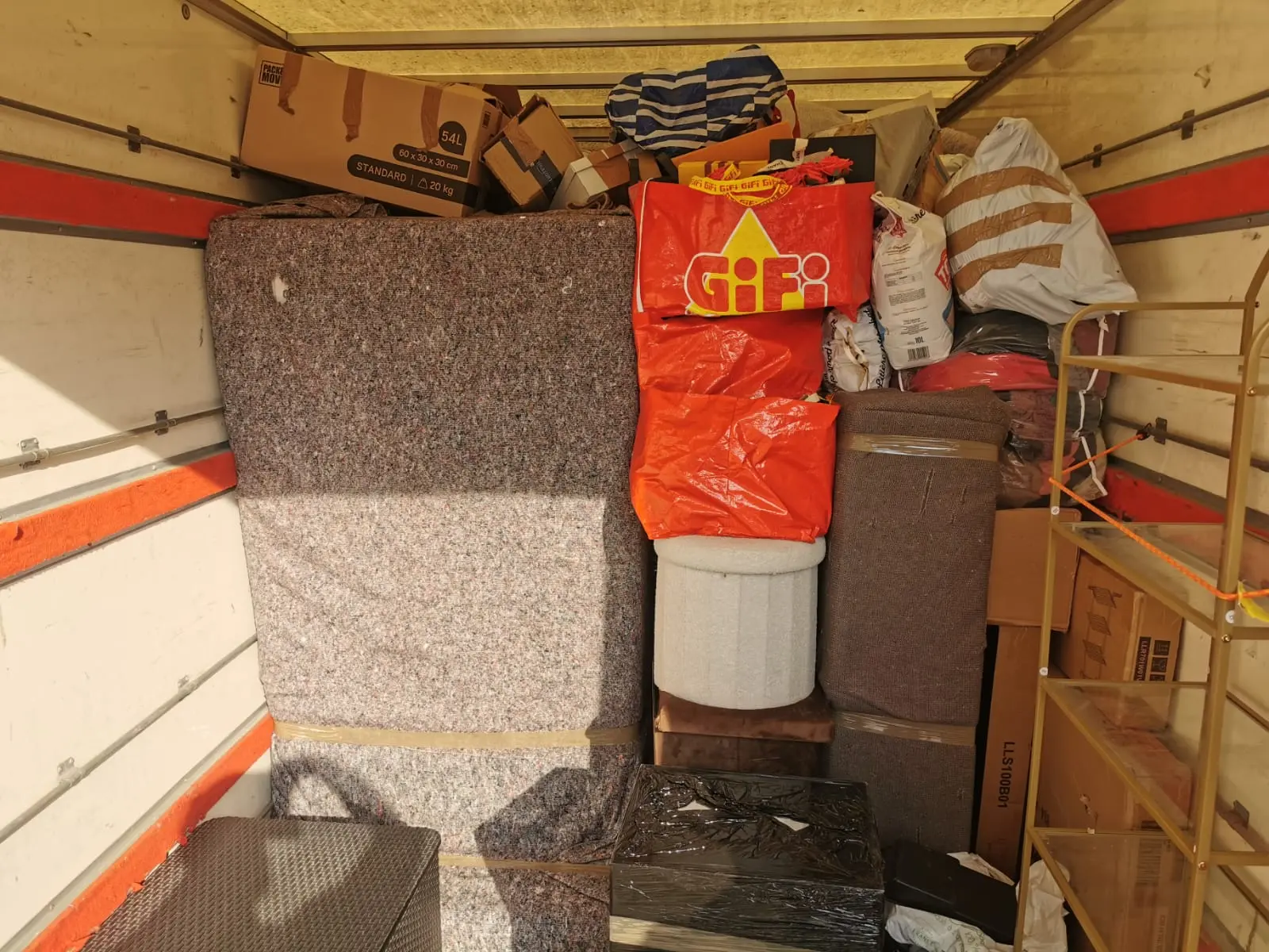 Installation mobilier dans un appartement